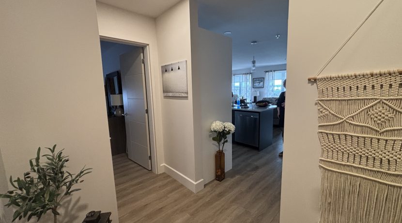 241girescom502_hall02